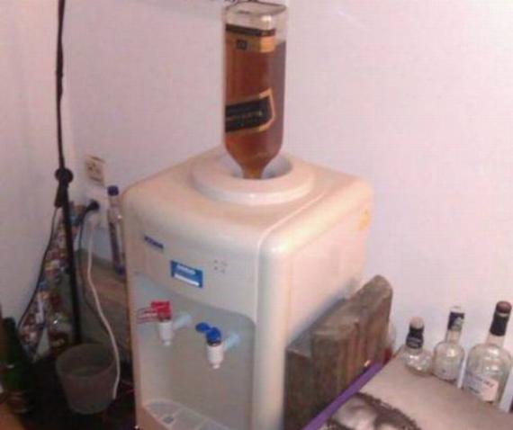 恶搞啤酒,饼干,西瓜很好很解渴