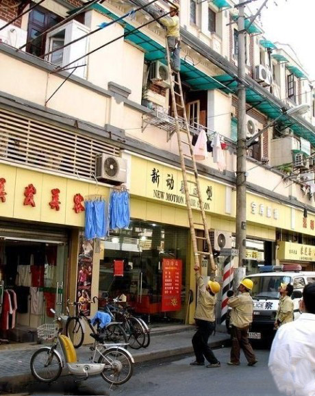 下面大哥真给力，上面那哥真够胆