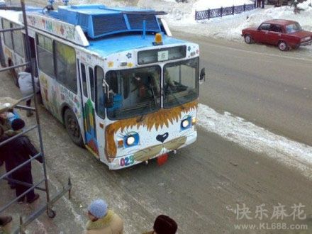 公交车都卖萌了喂
