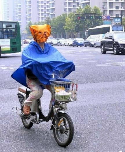 这样的防晒方法，也太霸气了点
