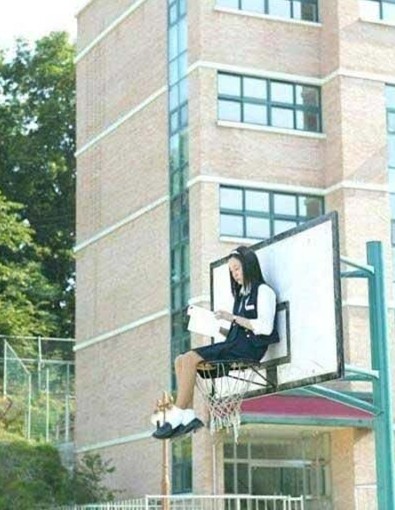 此妹学习真的很高调