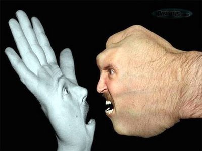 巴掌与拳头的较量