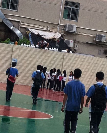学校已经阻止不了送外卖的了