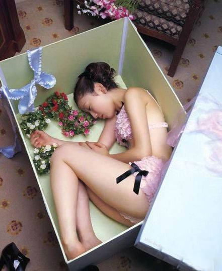 快递来的礼物，谁要？