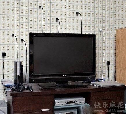 有了这墙，再也不用担心插座不够用了