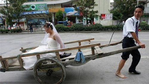 这样的婚车很有型