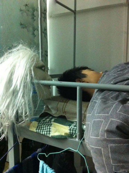 这孩子如果醒来一翻身......