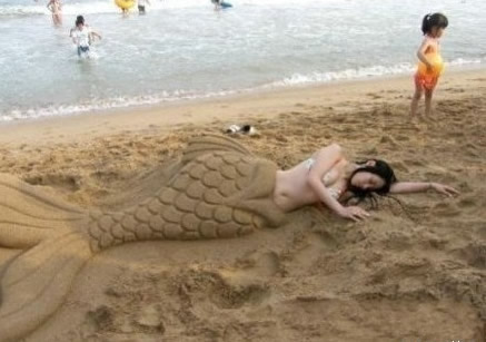 海边惊现美人鱼