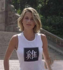 外国美女不解中国字的风情啊