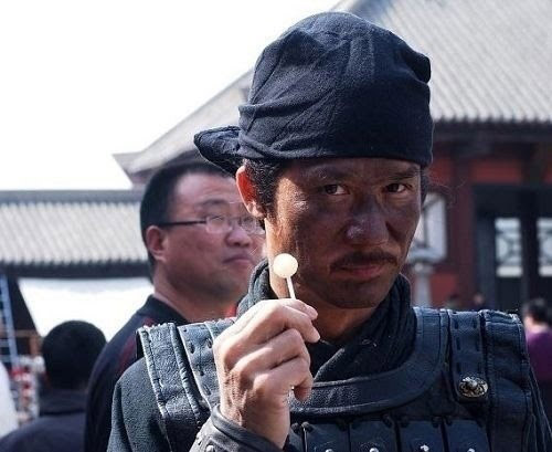 谁敢要你的棒棒糖吃？自己留着玩吧