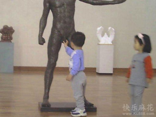 好象跟偶的东东差不多啊，妹妹你也来摸摸