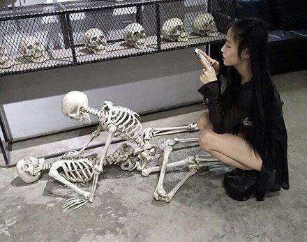 邪恶的妹子，上个医学科，光忙着拍照了